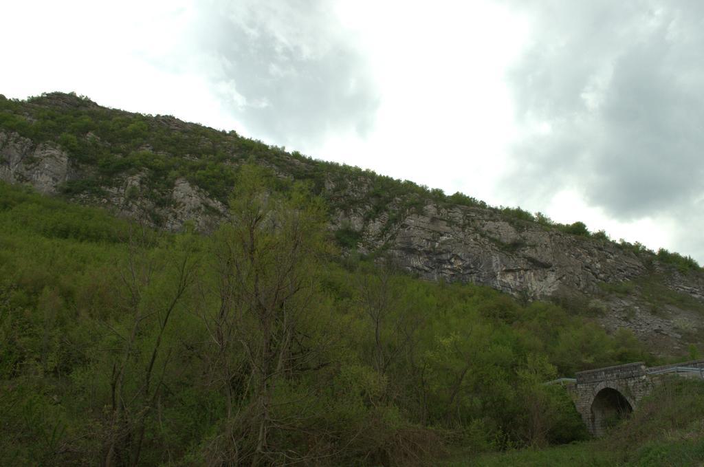 Torlashka Sreshta Guest House Vurbovo Exterior photo